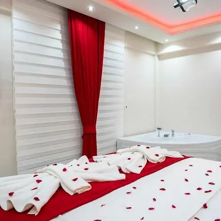 Adelina Cavdir (Kas)